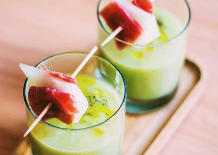 Sopa Fría de Melón y Aguacate