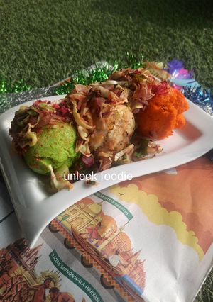 A picture of Tricolor glass Idlis.