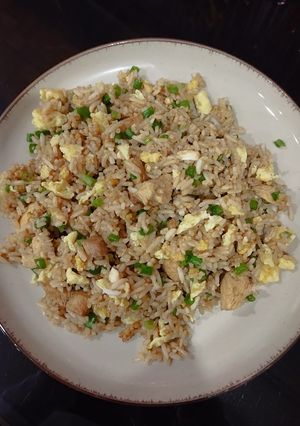 Una foto de Arroz Chaufa al estilo Chifa Peruano 🇵🇪🇨🇳