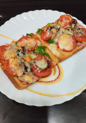A picture of Wheat Bread Pizza.