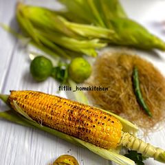 A picture of Roasted Corn 🌽 aka Bhutta.