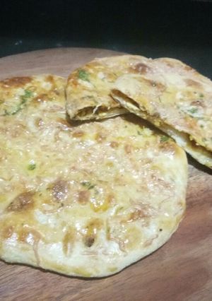 চীজি পটেটো চিকেন বেকড ব্রেড(cheesy potato chicken baked bread recipe in Bengali) রেসিপির প্রধান ছবি
