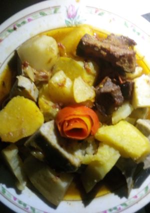 A picture of Arrow roots and sweet potatoes.