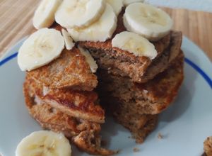 Una foto de Panqueques de avena con banana