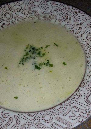 Vöröshagyma krémleves recept fotója