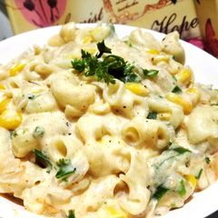 Creamy white macroni A picture of Creamy white macroni.