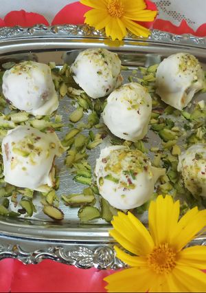 A picture of Leftover Kalakand Chocolate Balls.