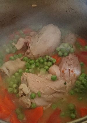 Una foto de Pollo arvejado