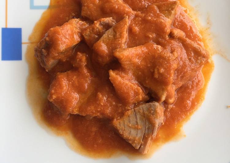 Atún rojo de la almadraba con salsa de tomate casero