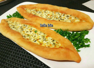 صورة لوصفة فطائر البيدا التركية بحشوة الجبنة 🧀👌