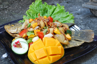 Anti Ribet, Memasak Gurame Rujak Buah Yang Mudah