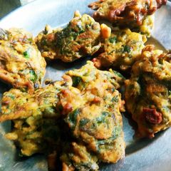 A picture of Methi Ke Pakode.