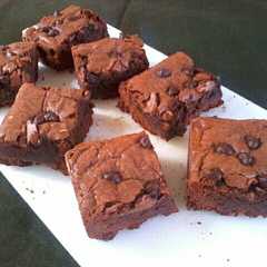 A picture of Brownies Panggang Shiny Crust.