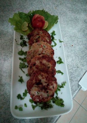 A picture of Chicken Chapli Kabab.