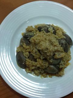 Una foto de Almejas con arroz