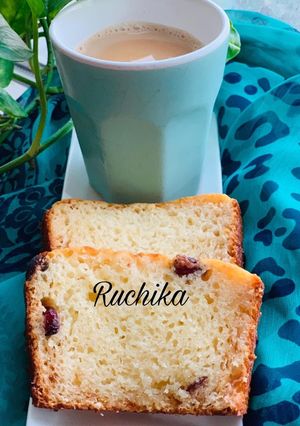 A picture of Vanilla with cranberries cake.