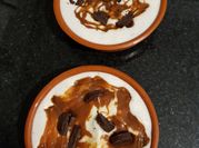 Una foto de postres con bananas sin horno