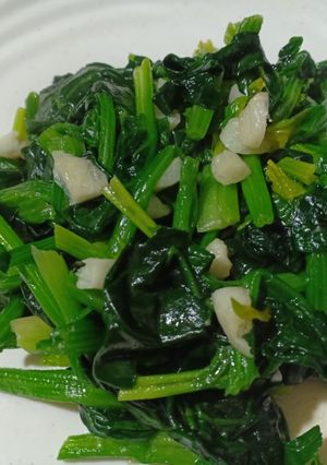 Hình của món Cải bó xôi xào tỏi.