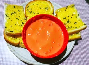 Foto resep Garlic Bread with Cheese Sauce ala Pizza Hut
