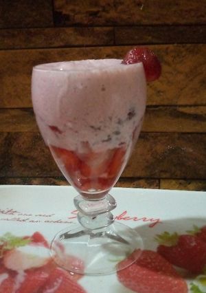 A picture of Strawberry 🍓 Milk shake.