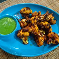 A picture of Tandoori cauliflower tikka.