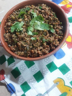 A picture of Qeema phaliyan(Rawan phali) ya beans with mutton qeema.