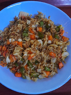 Una foto de Arroz frito con verduras en freidora de aire Cosori LI401S 3.8L