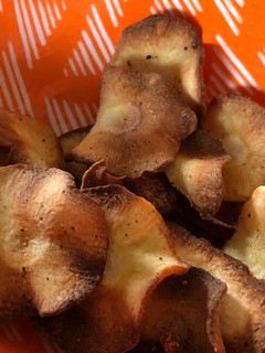 A picture of Air fryer parsnip crisps/chips.