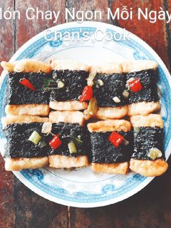 Hình của món Đậu khuôn cuộn rong biển kho chay.