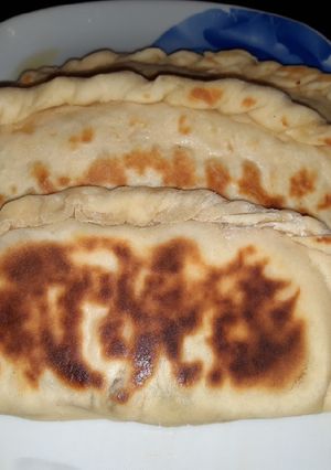 Une photo de Gözleme (crêpe turc farcie)