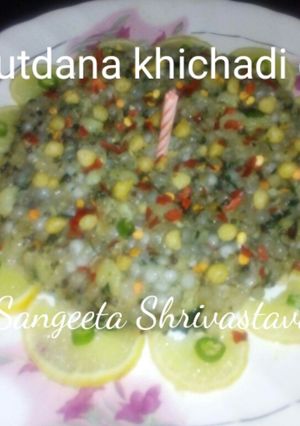 A picture of Sabutdana khicadi cake.