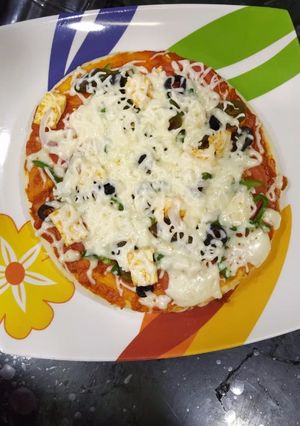 ઘઉંના લોટના  પિઝા(pizza recipe in gujarati) રેસીપી મુખ્ય ફોટો