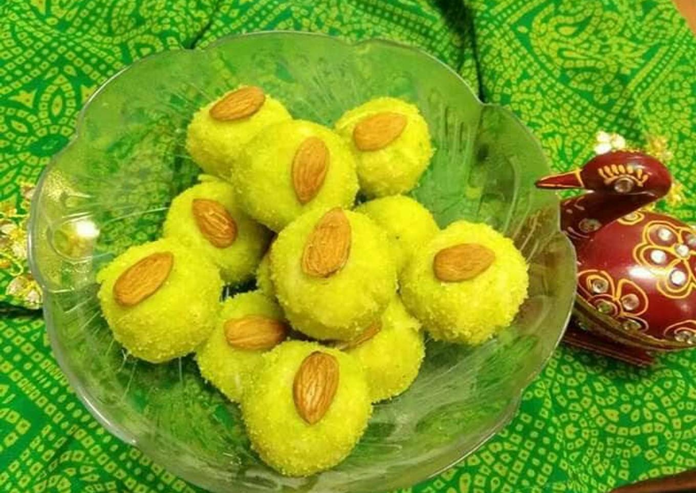 Nariyal laddoo