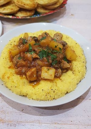 O poză a rețetei Tocăniță cu ciuperci și mămăliguță.