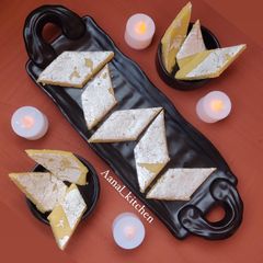 A picture of Kaju katli.