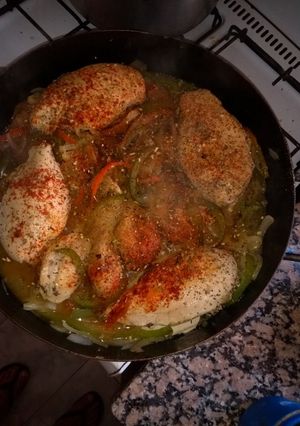 Una foto de Pollo al disco con puré de papas