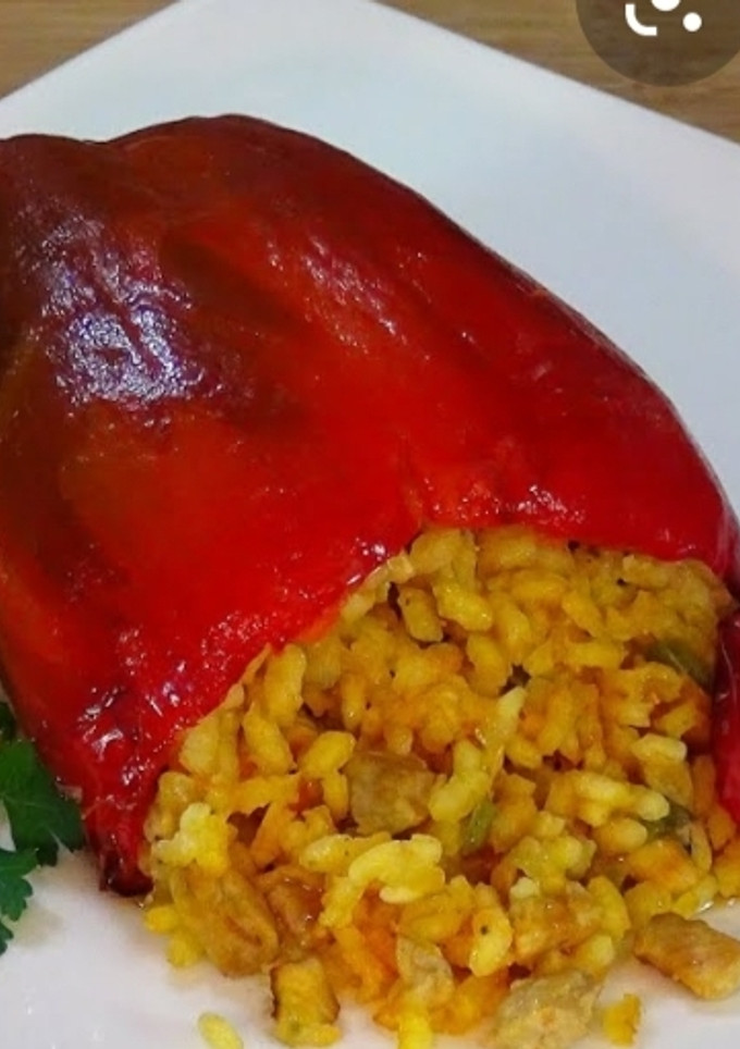 Una foto de Pimientos rellenos de arroz con carne