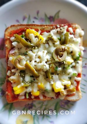 A picture of Bread Pizza.