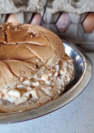 A picture of Egg bun sandwich.