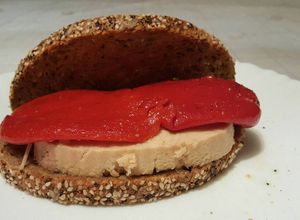 Foto principal de Sándwich de atún con pimento del piquillo