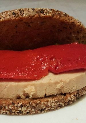 Foto principal de Sándwich de atún con pimento del piquillo