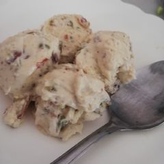 A picture of Malai kulfi.