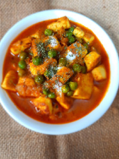मटर पनीर (matar paneer recipe in hindi) रेसिपी मुख्य फोटो