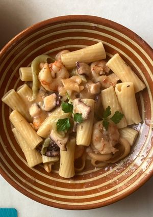 Una foto de Tortelloni con pulpo y gambones, especias Sabor Cookpad, one pot