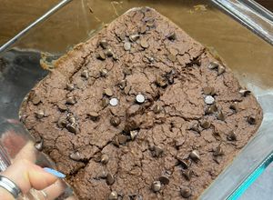 Una foto de Brownie proteico de garbanzo y chocolate