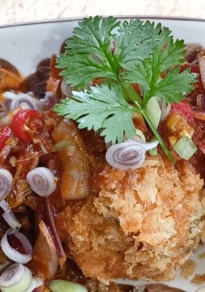 รูปของ ยำปลากระป๋อง ชุปเกล็ดขนมปังทอด เมนูยำ ทำง่ายที่สุด (Spicy Fried)