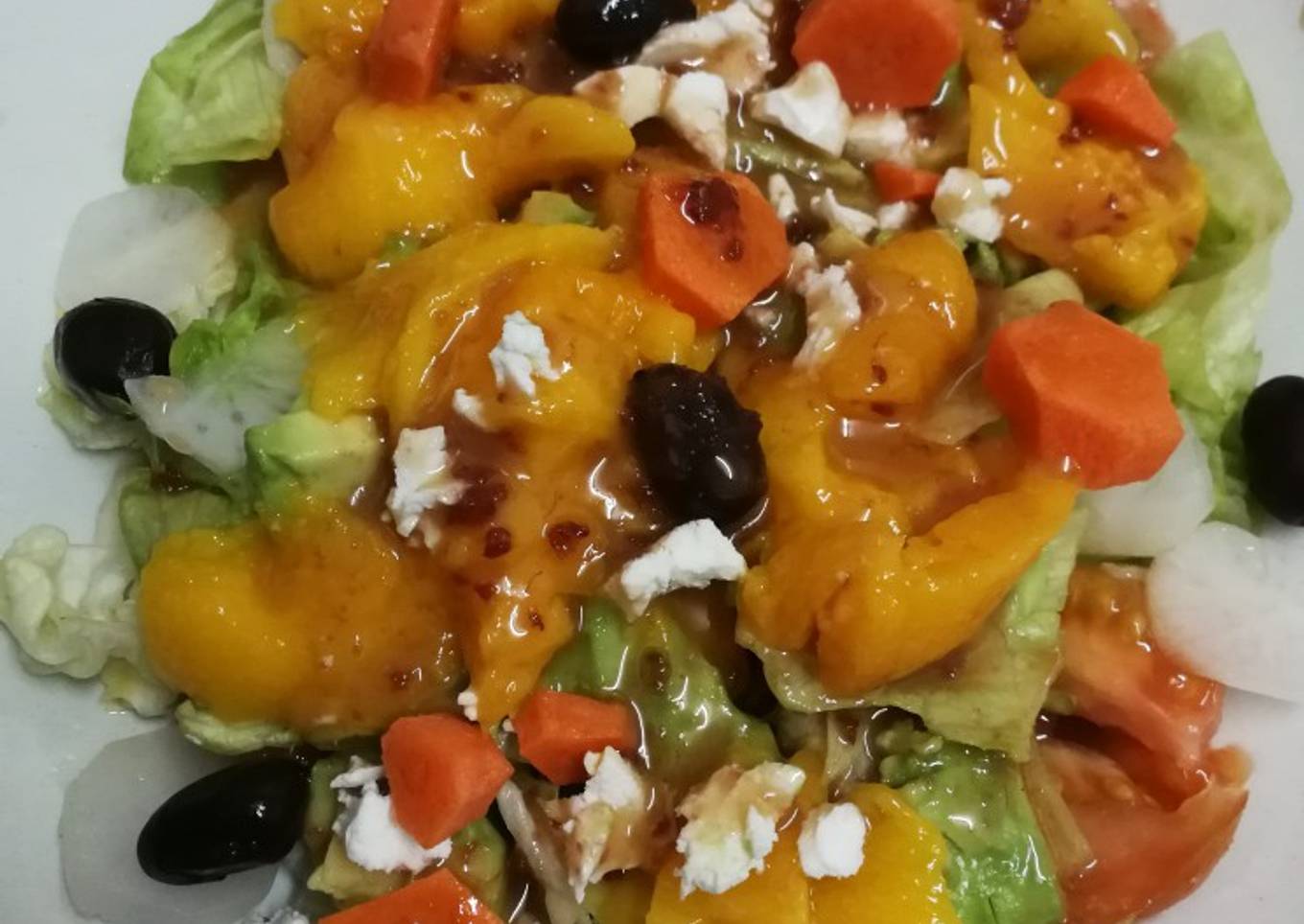 Ensalada con mango y aguacate