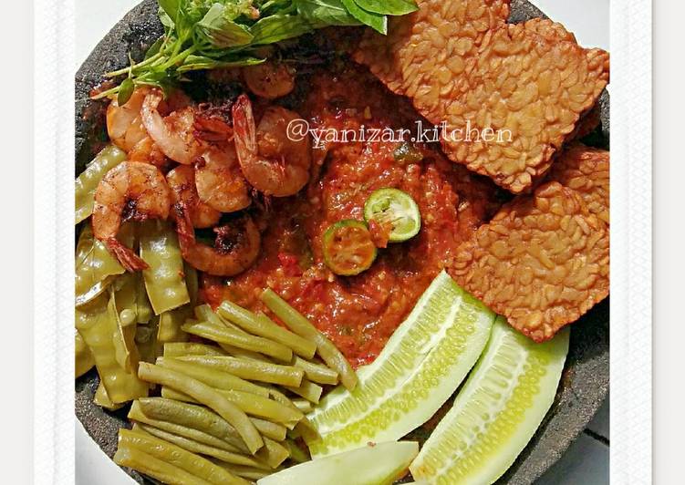 Lalapan tempe udang sederhana