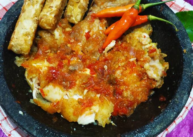 Ayam geprek rumahan