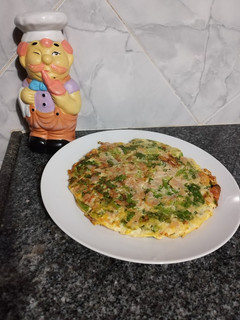Una foto de Tortilla de lechuga y jamón con centro de queso🥬🧀